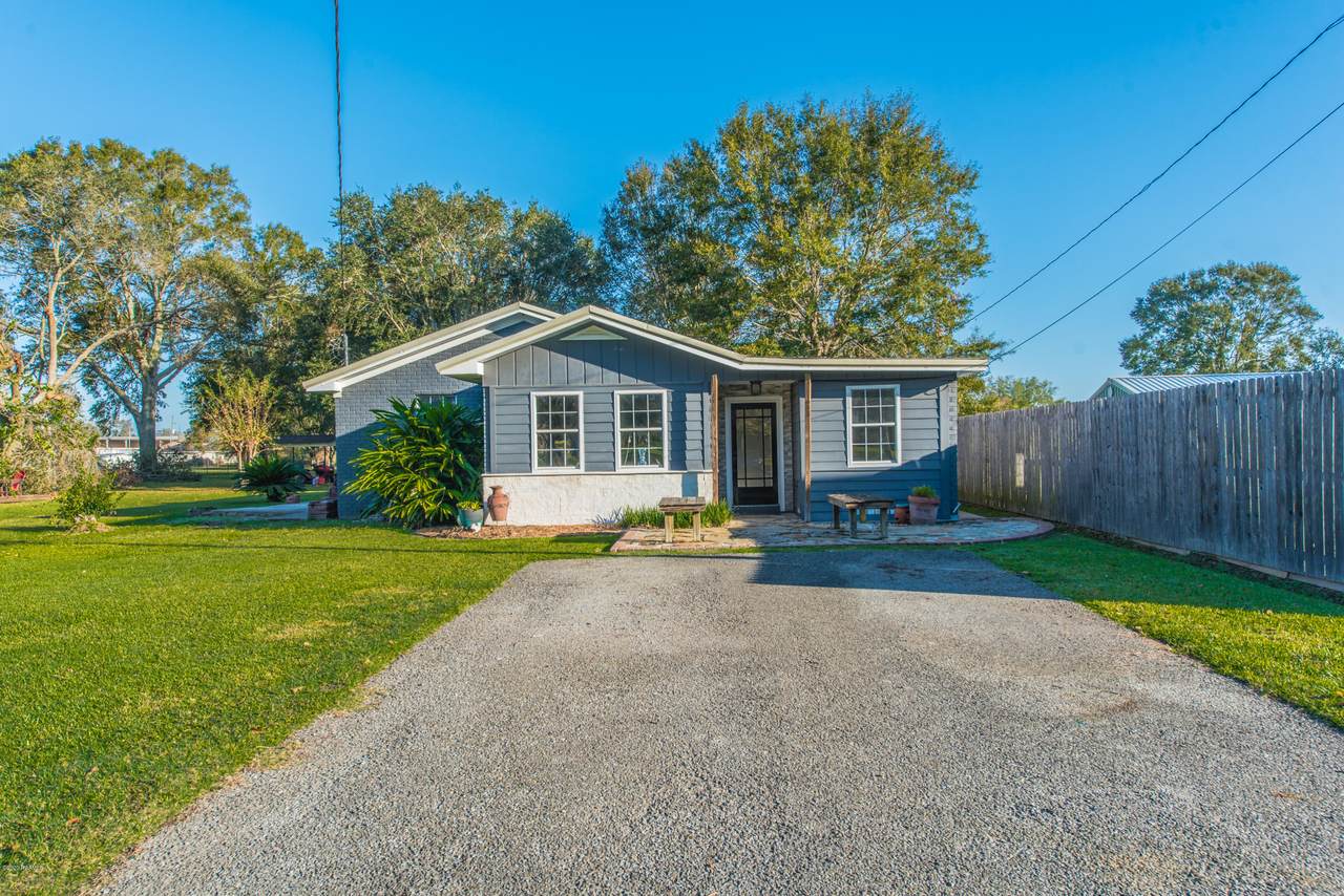 235 Wallace Broussard Road - Photo 1