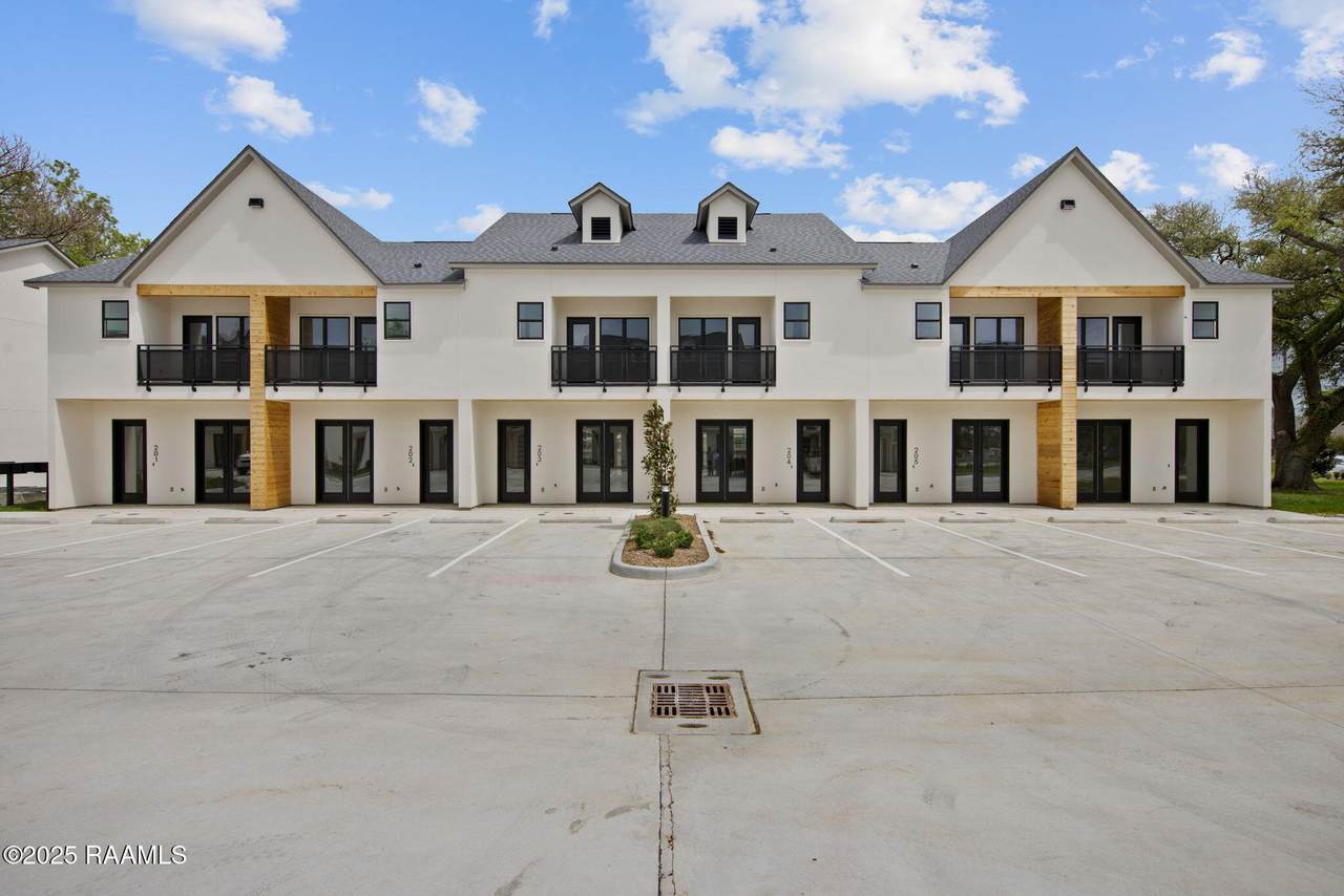 1510 Kaliste Saloom - Photo 1