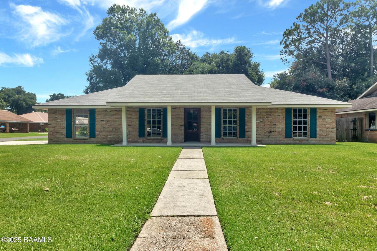101 Granada Drive - Photo 1
