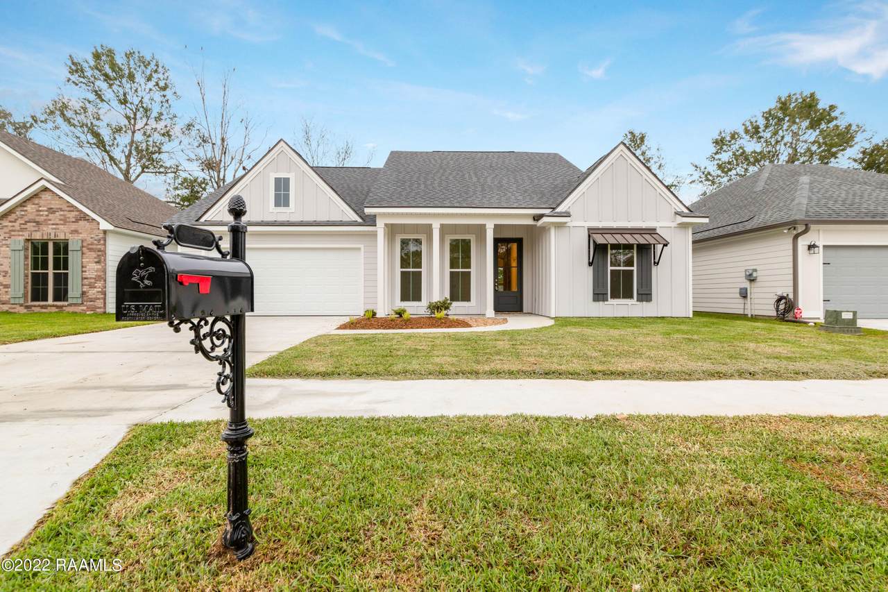 104 Gable Crest Drive - Photo 1