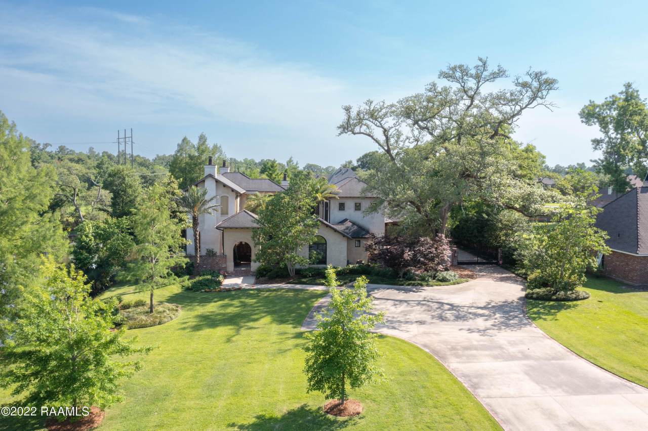 112 Jean Baptiste Drive - Photo 1