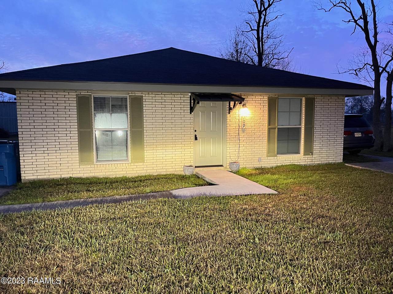 109 Lord Boulevard - Photo 1