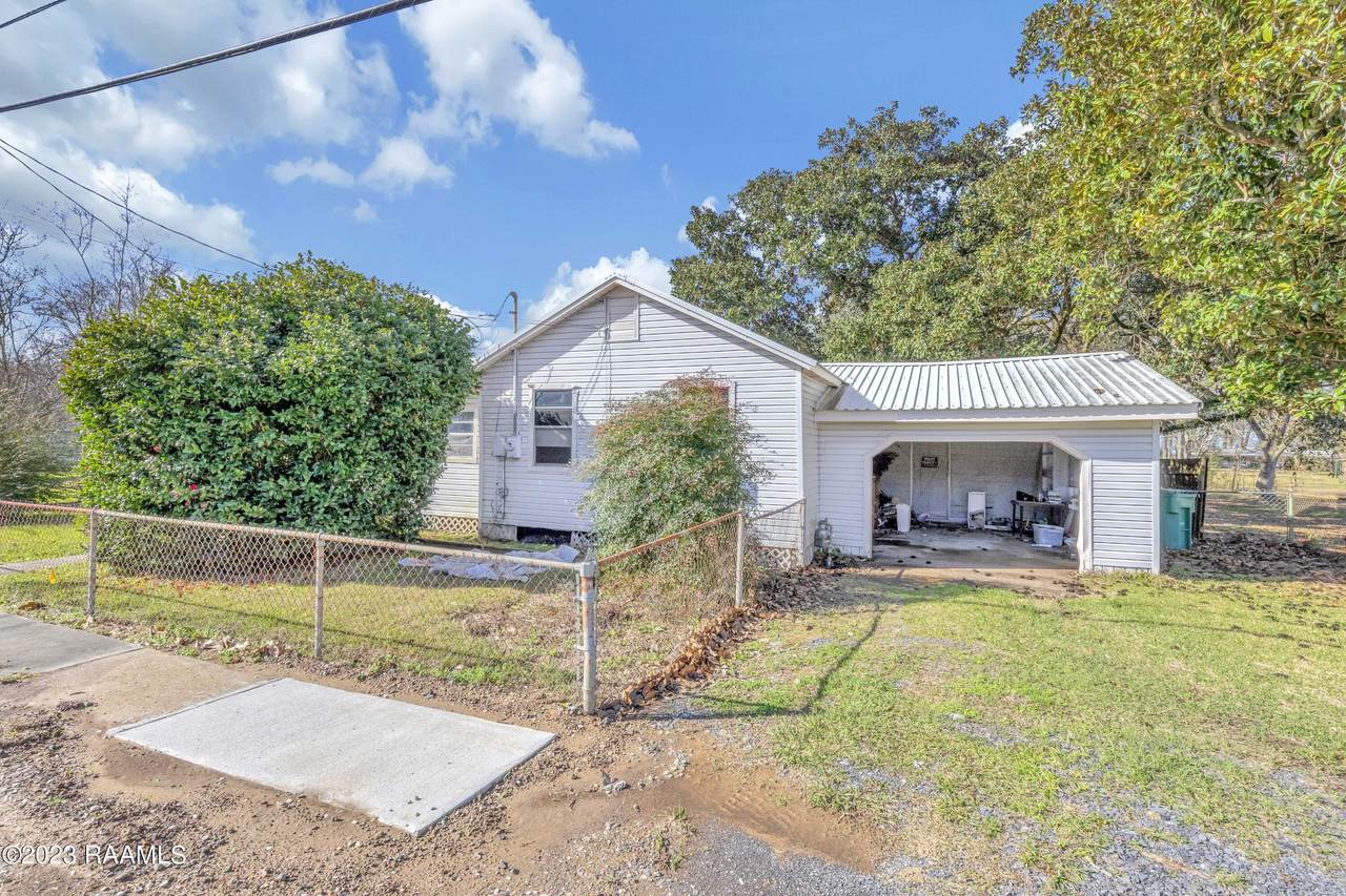 202 Railroad Street - Photo 1