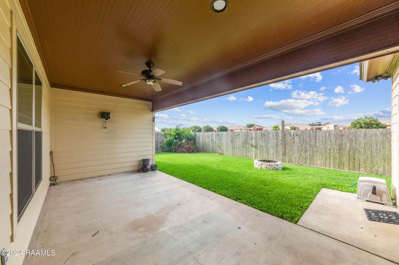 108 Glenbrook Drive, Broussard, LA 70518 (MLS 23007130) Keaty Real