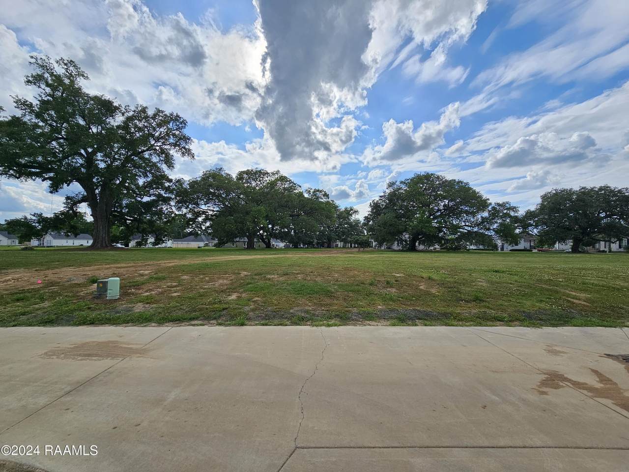 400 Flores Court - Photo 1