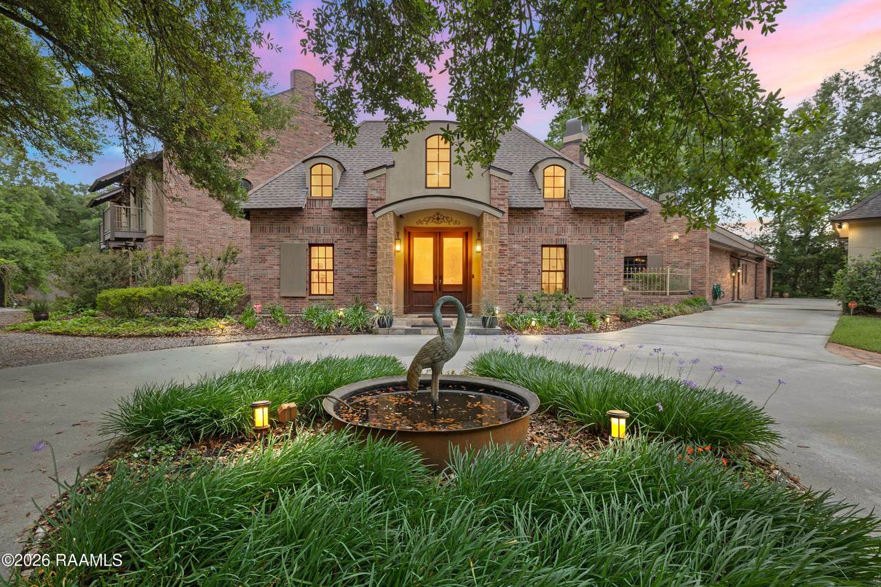 107 Kimball Drive - Photo 1