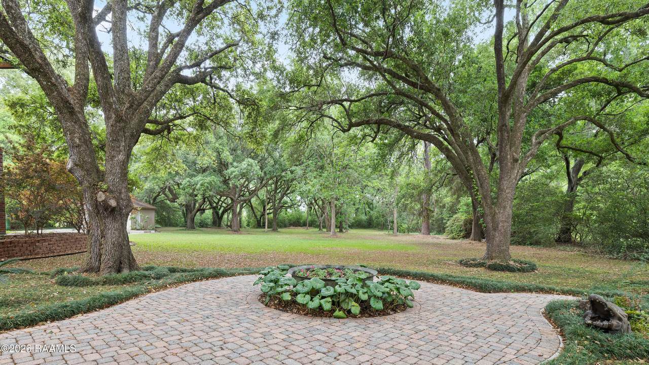 https://bt-photos.global.ssl.fastly.net/acadiana/1280_boomver_2_24005599-2.jpg