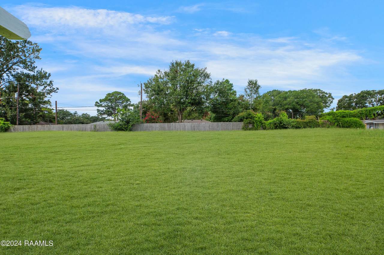 221 Kellog Avenue - Photo 1