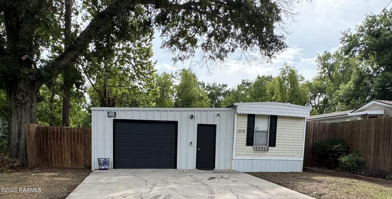 1019 Gabriel Street - Photo 1