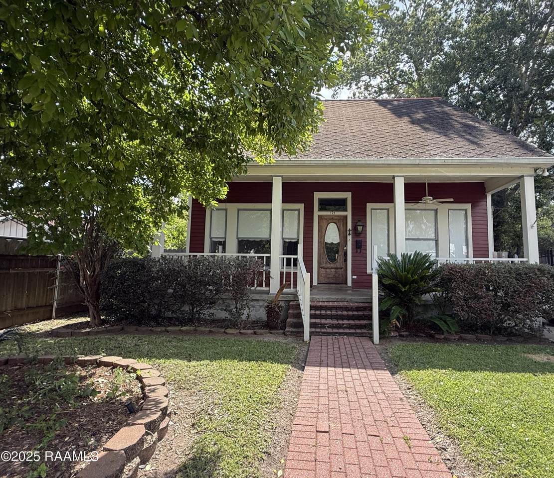 121 9th Street - Photo 1