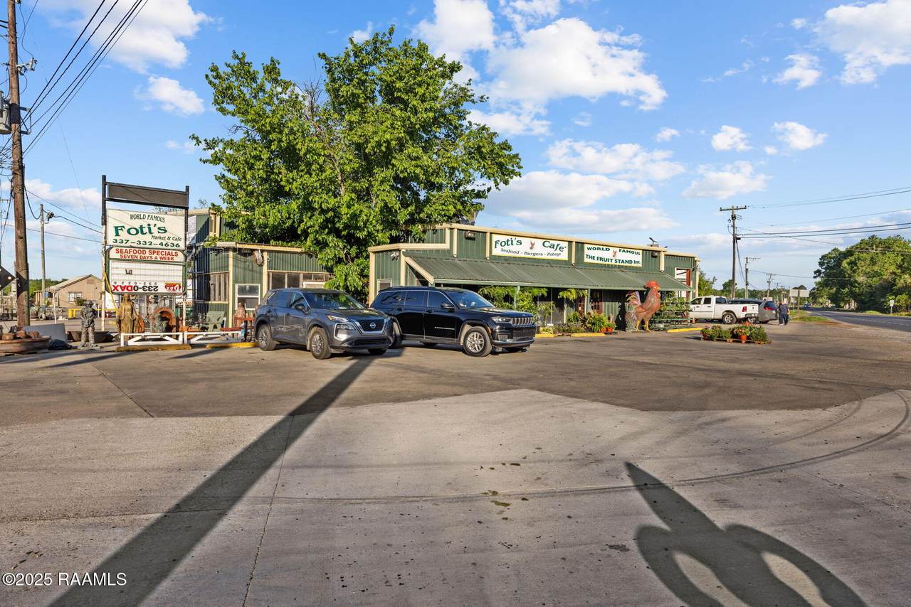 200 Mills Avenue - Photo 1