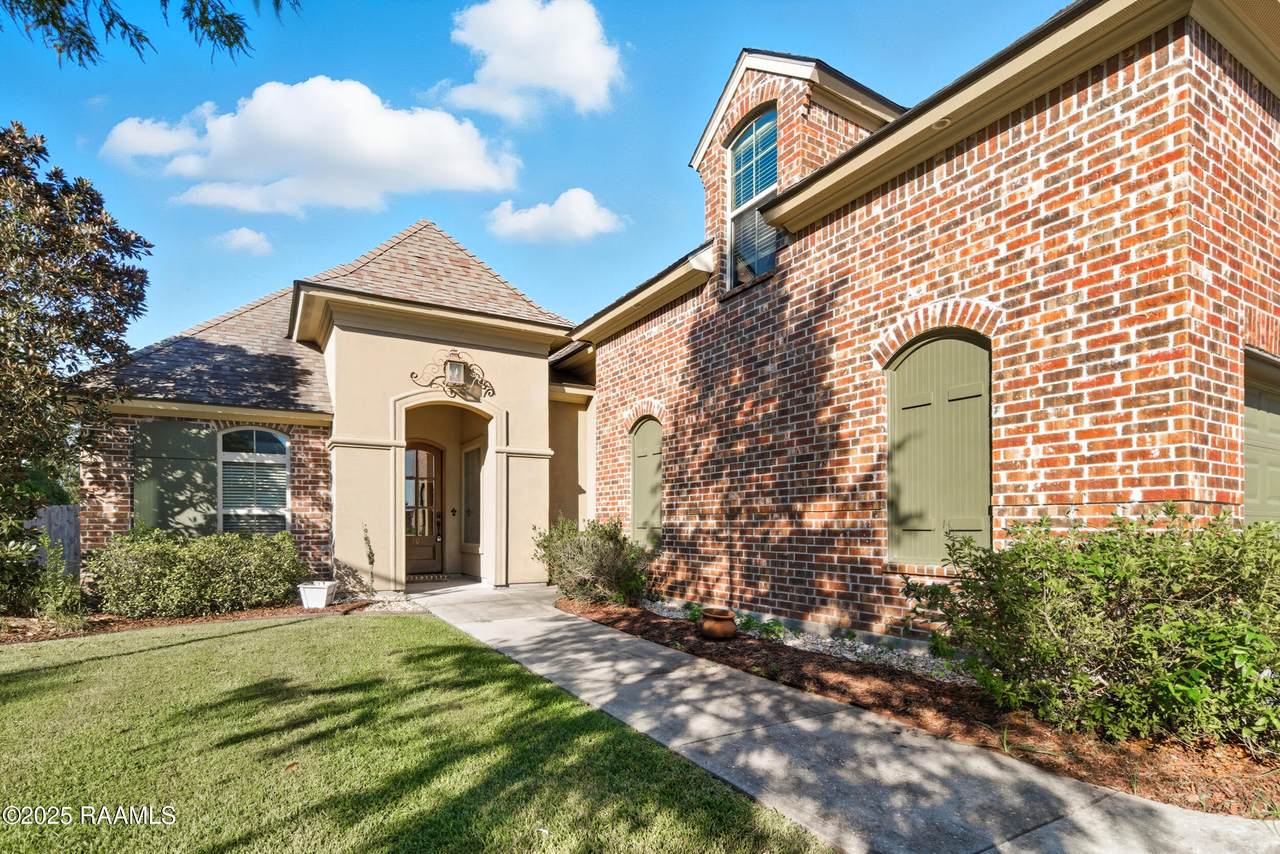 101 Glenbrook Drive - Photo 1