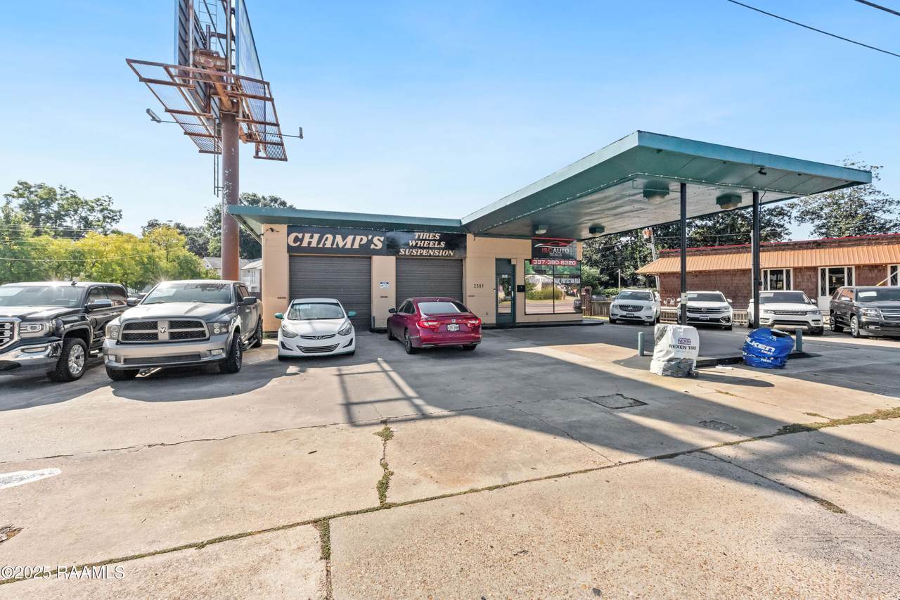 2301 Johnston Street - Photo 1