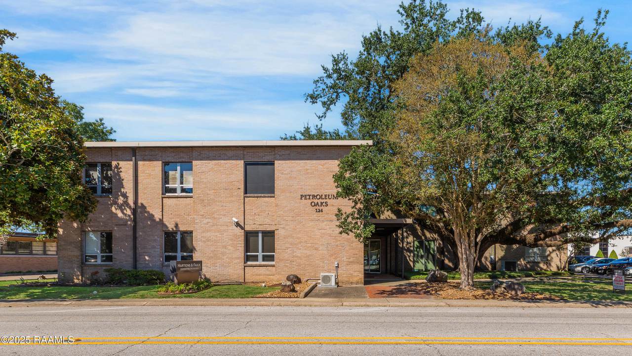 124 Heymann Boulevard - Photo 1