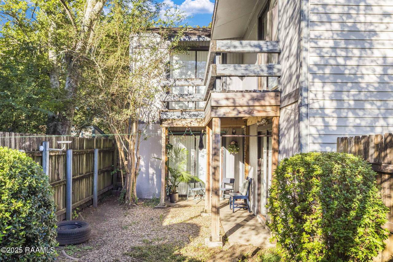 300 Fox Run Avenue - Photo 1