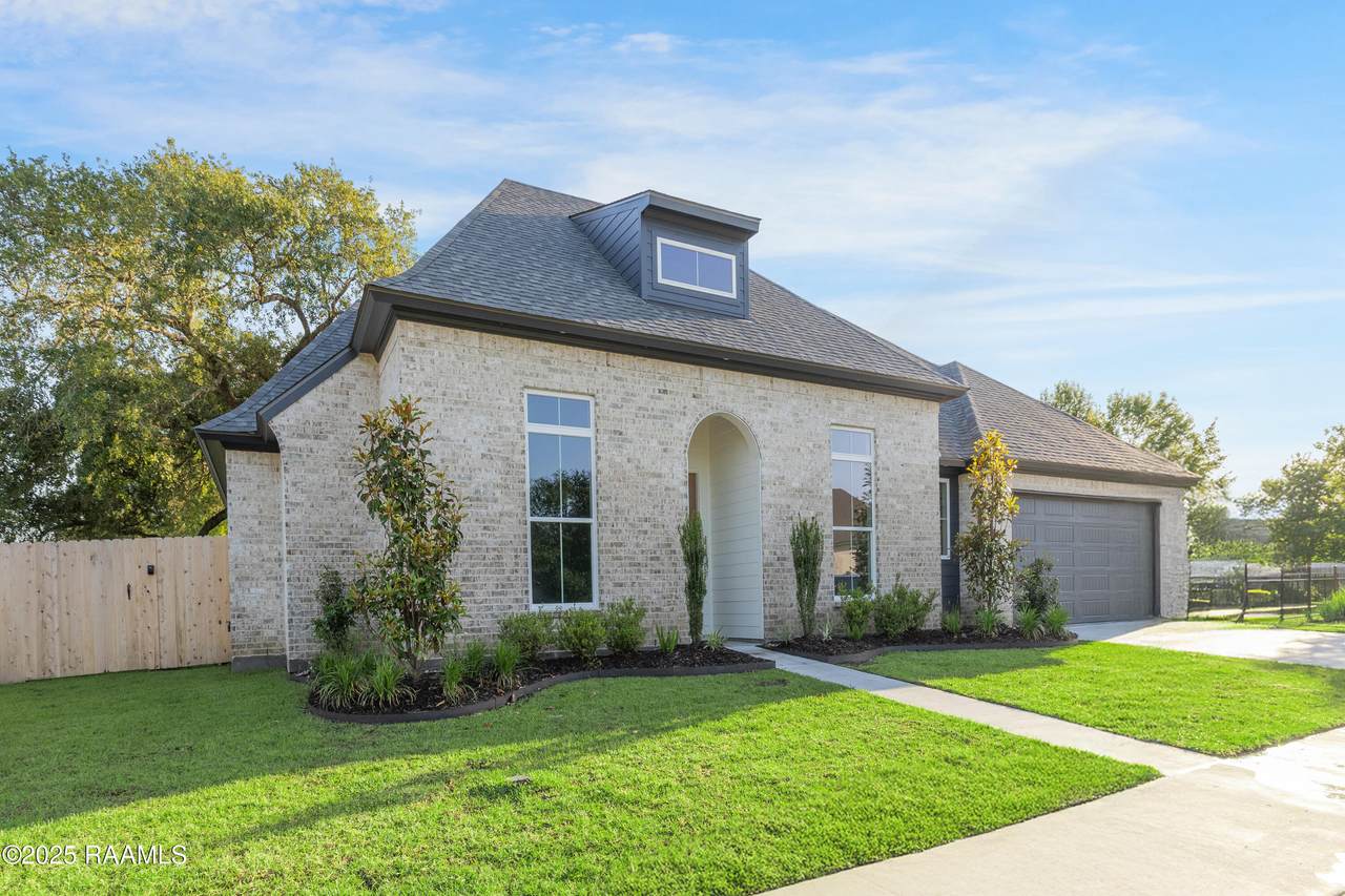 https://bt-photos.global.ssl.fastly.net/acadiana/1280_boomver_2_25000974-2.jpg