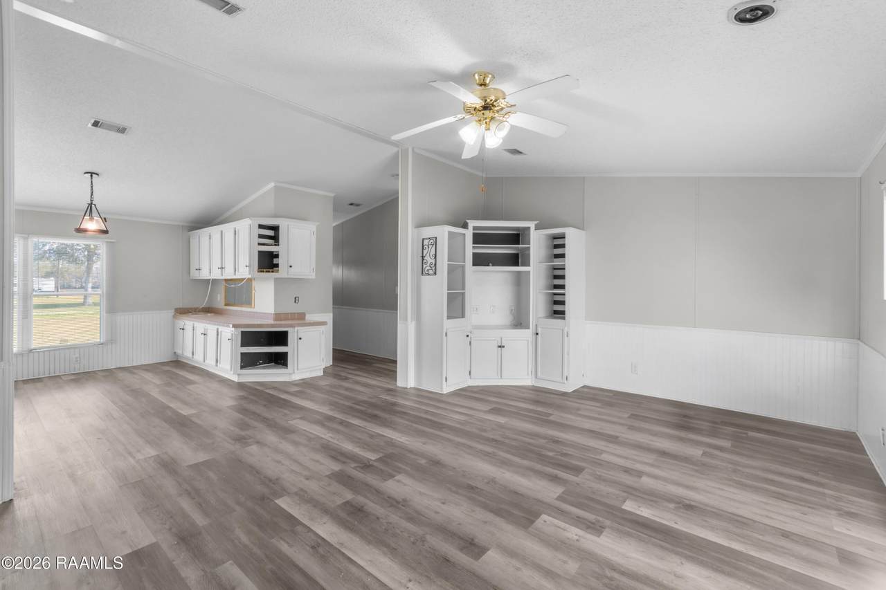 https://bt-photos.global.ssl.fastly.net/acadiana/1280_boomver_3_2600000377-2.jpg