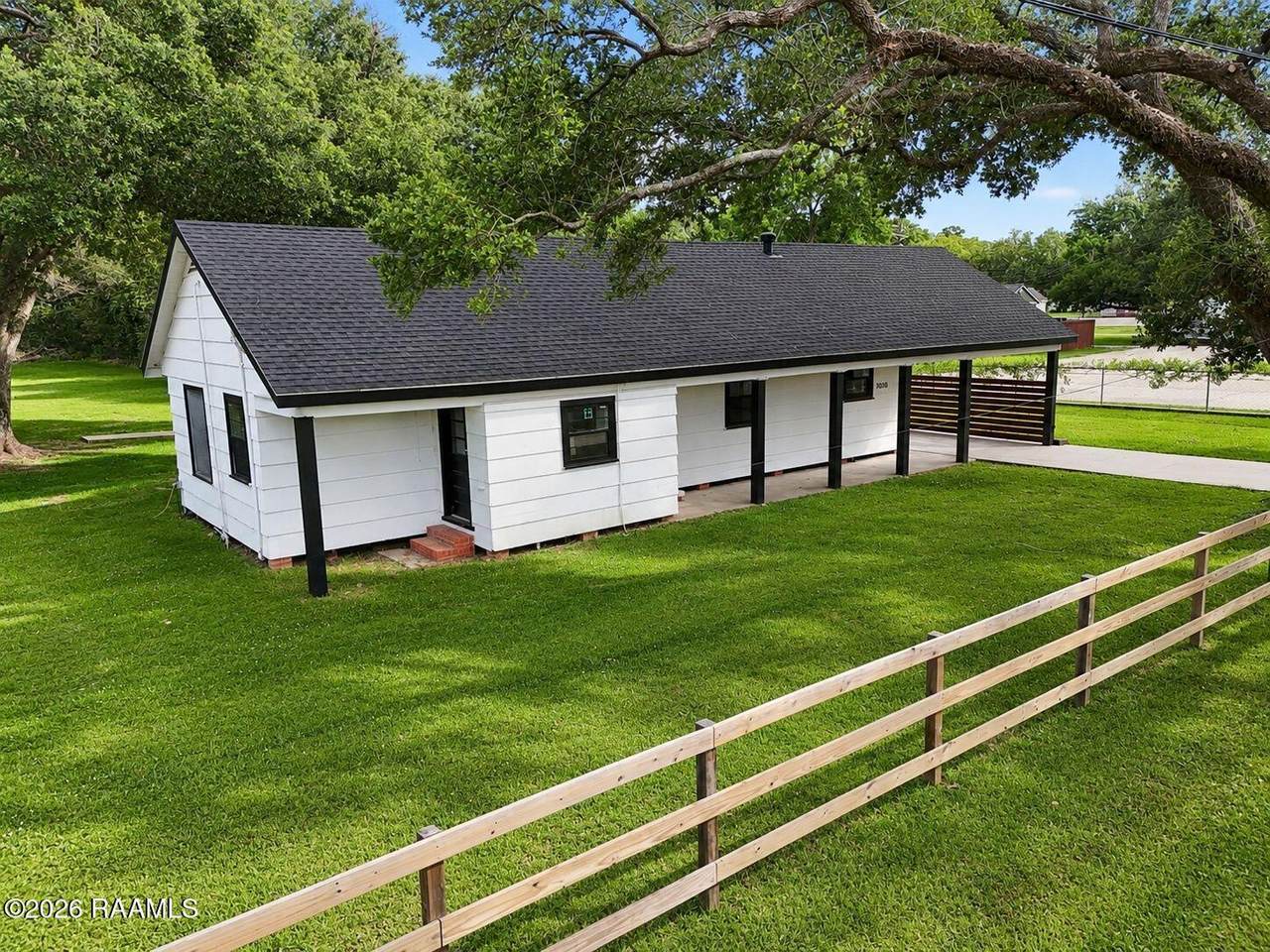 https://bt-photos.global.ssl.fastly.net/acadiana/1280_boomver_2_2600004225-2.jpg
