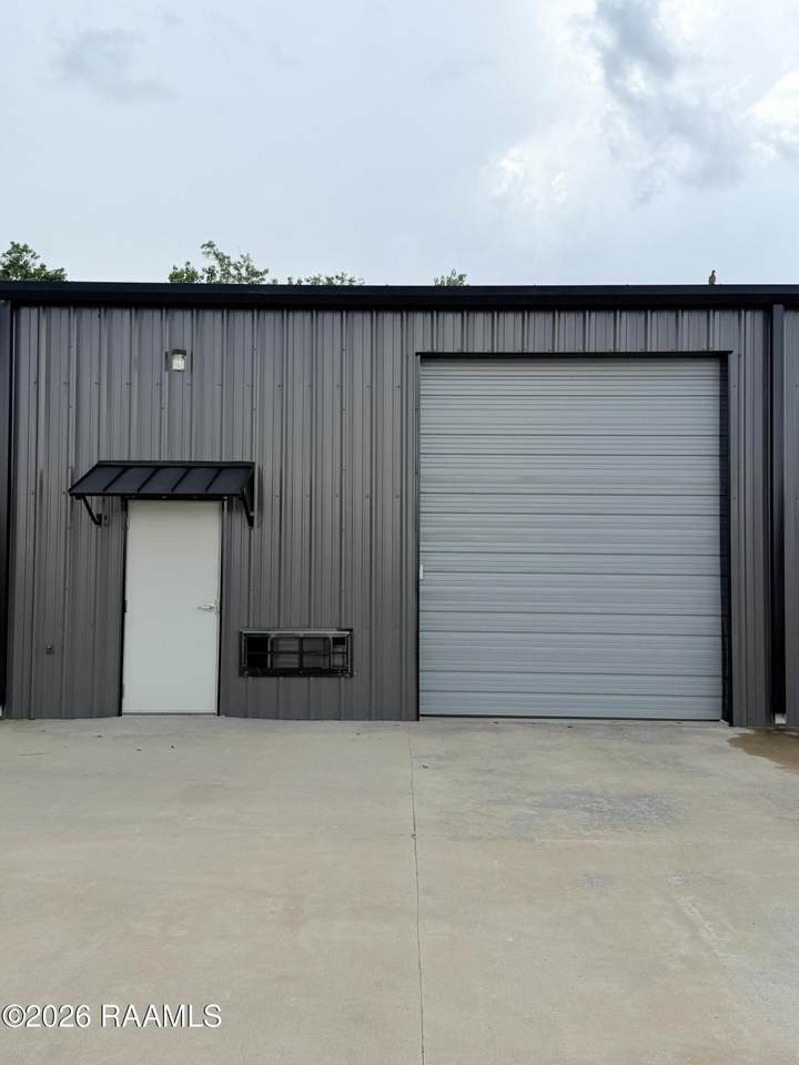 105 Windfall Drive - Photo 1