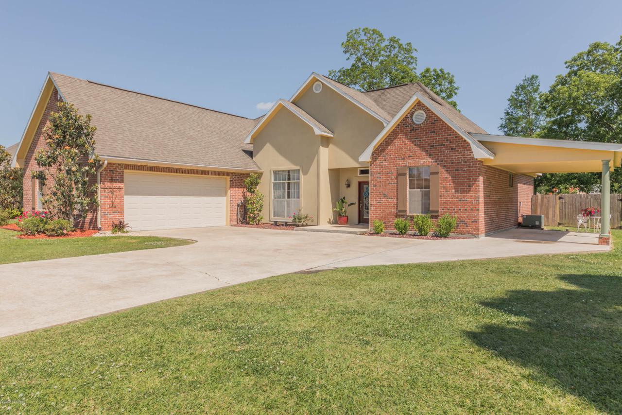 1008 Live Oak Circle - Photo 1