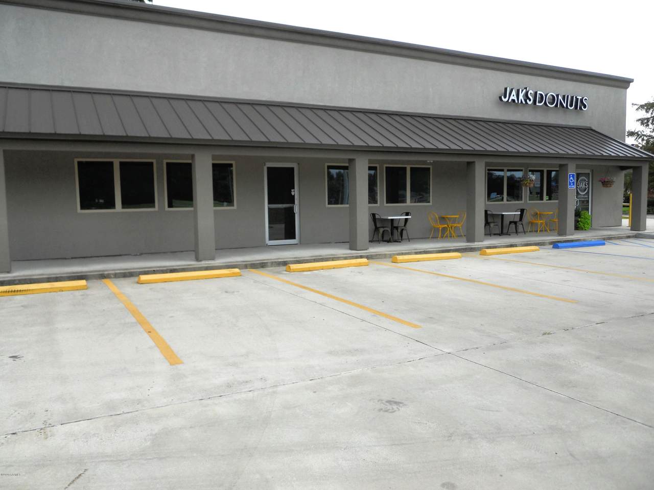 137 Albertson Parkway - Photo 1