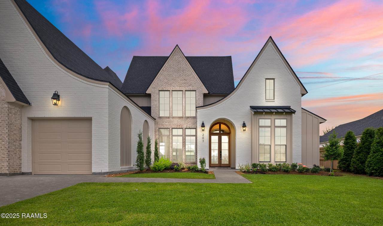 207 Sunset Palm Court - Photo 1