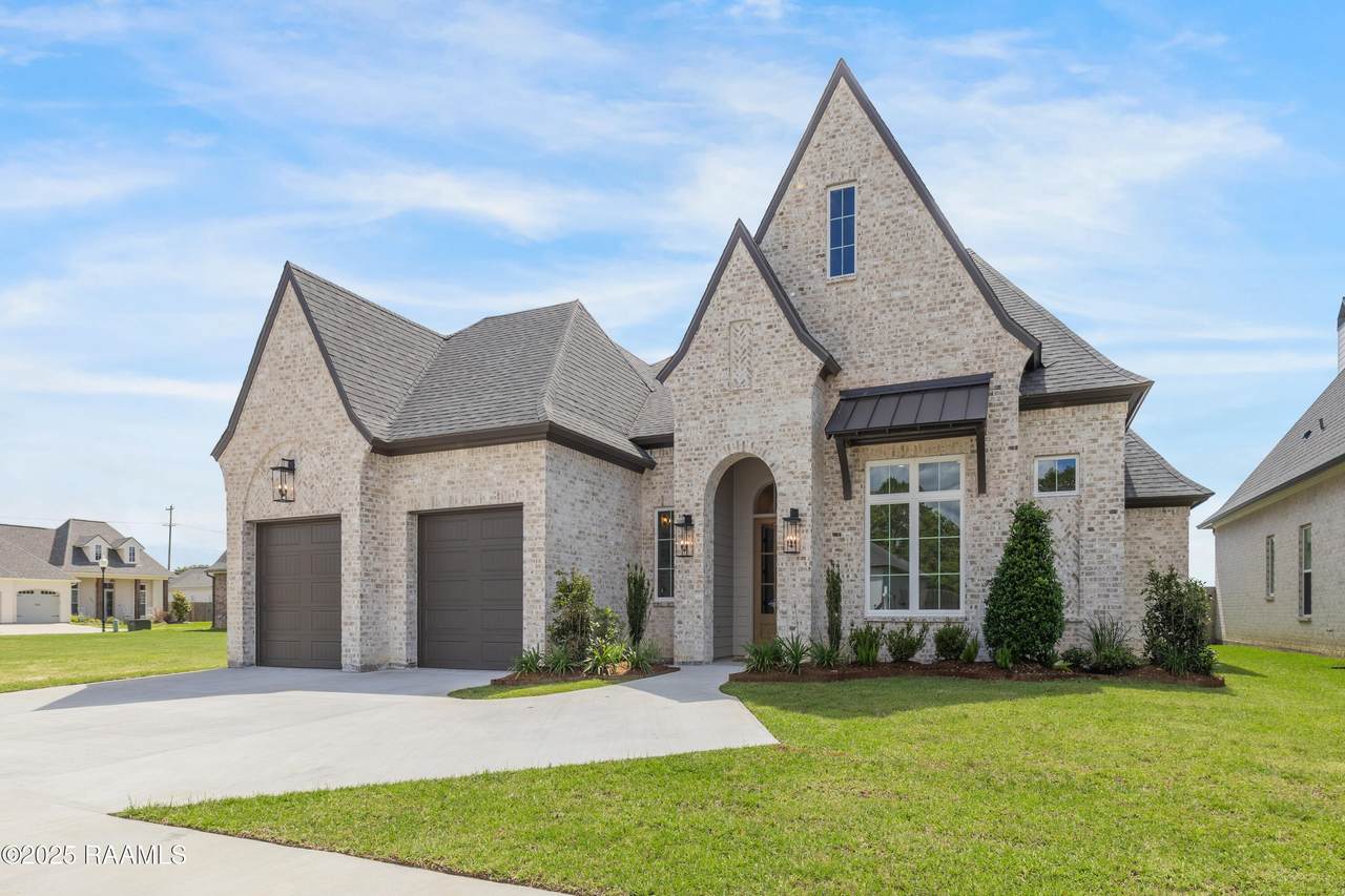 301 Abercrombie Way - Photo 1