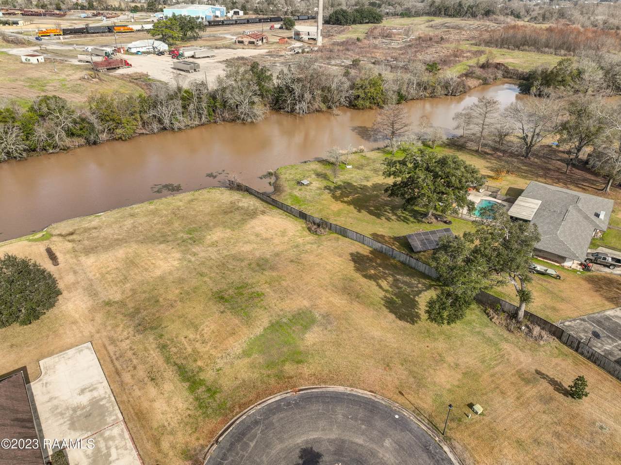 43 Shadows Bend Boulevard - Photo 1