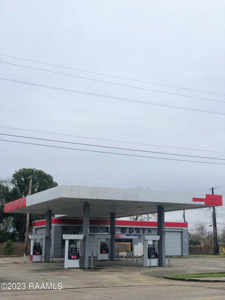 218 Jefferson Boulevard - Photo 1