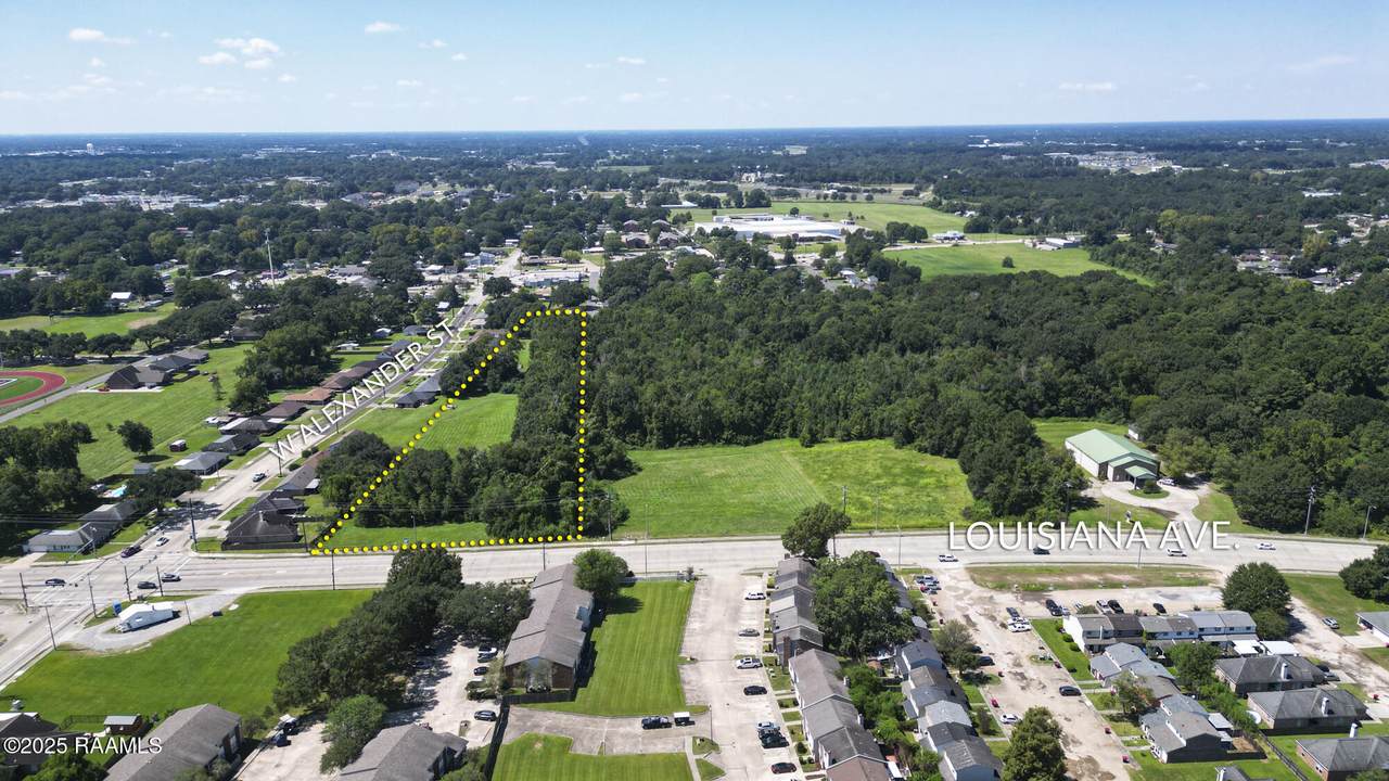 2800 Louisiana Ave - Photo 1