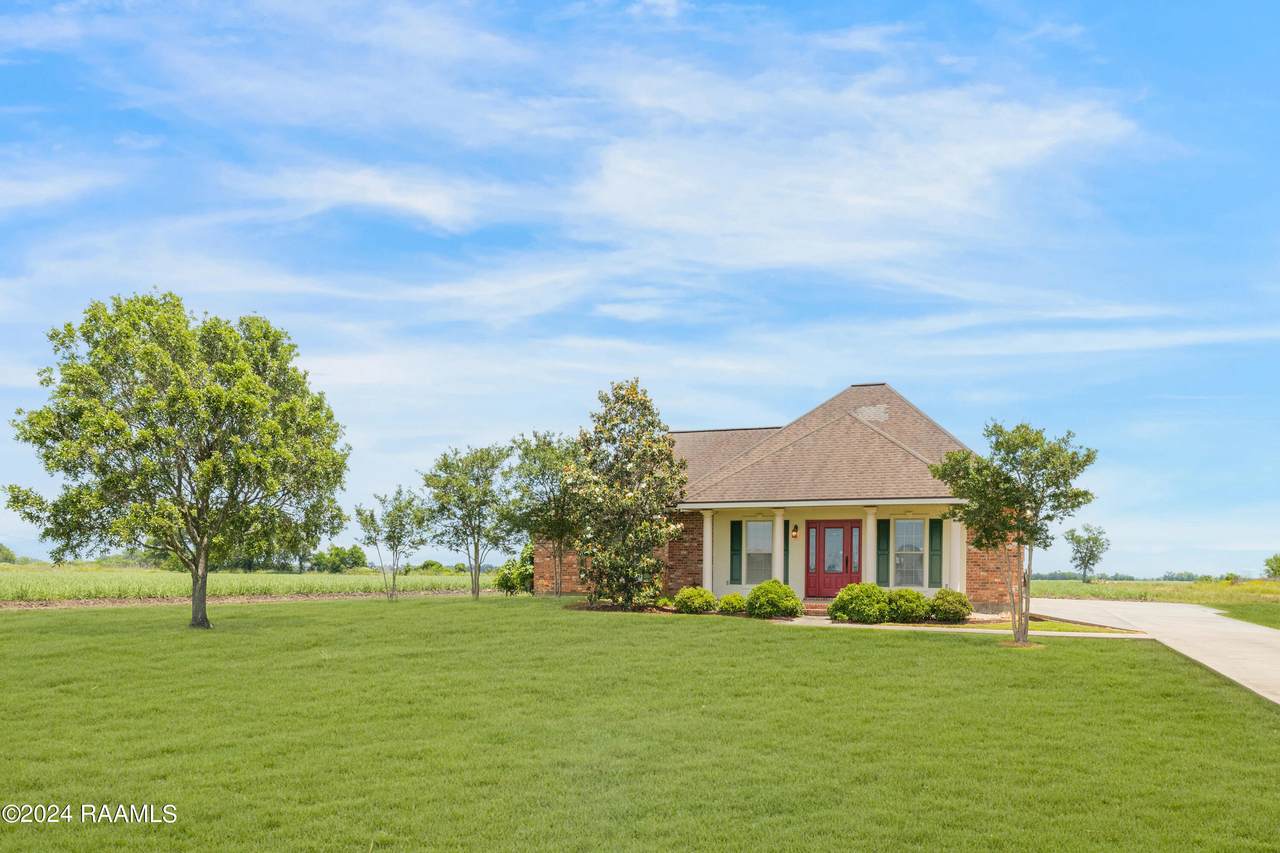 1287 Loreauville Highway, St. Martinville, LA 70582 (MLS 24004064) Keaty Real Estate