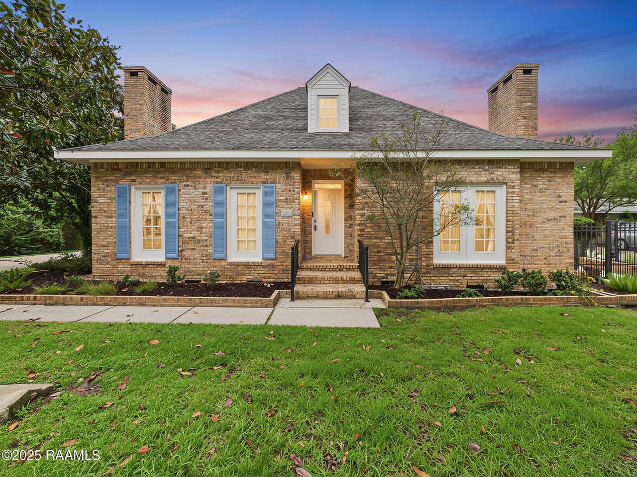 523 Esplanade Drive - Photo 1