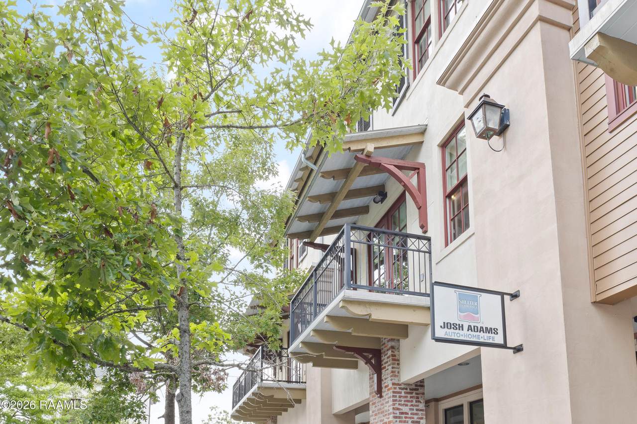 605 Silverstone Road - Photo 1