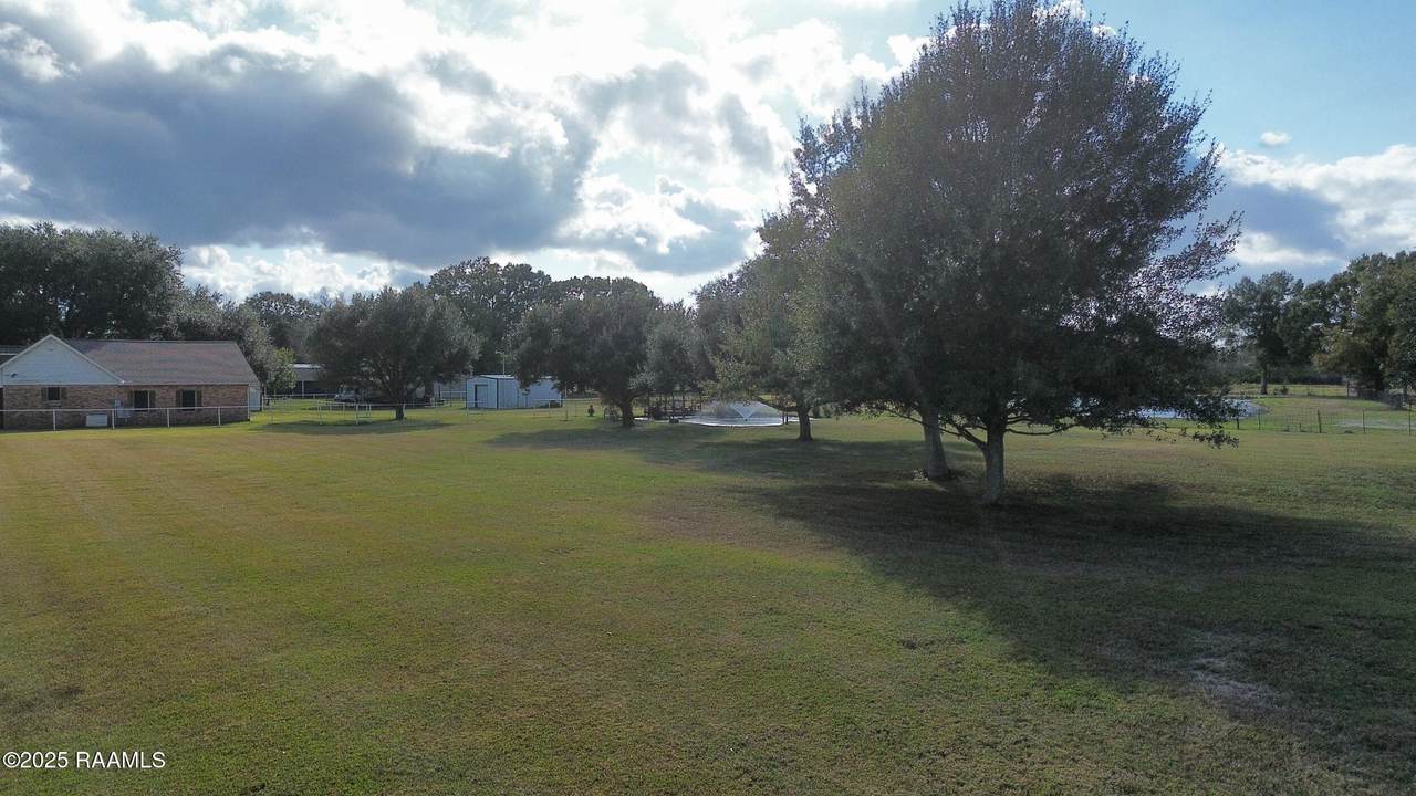 https://bt-photos.global.ssl.fastly.net/acadiana/1280_boomver_3_2500005924-2.jpg