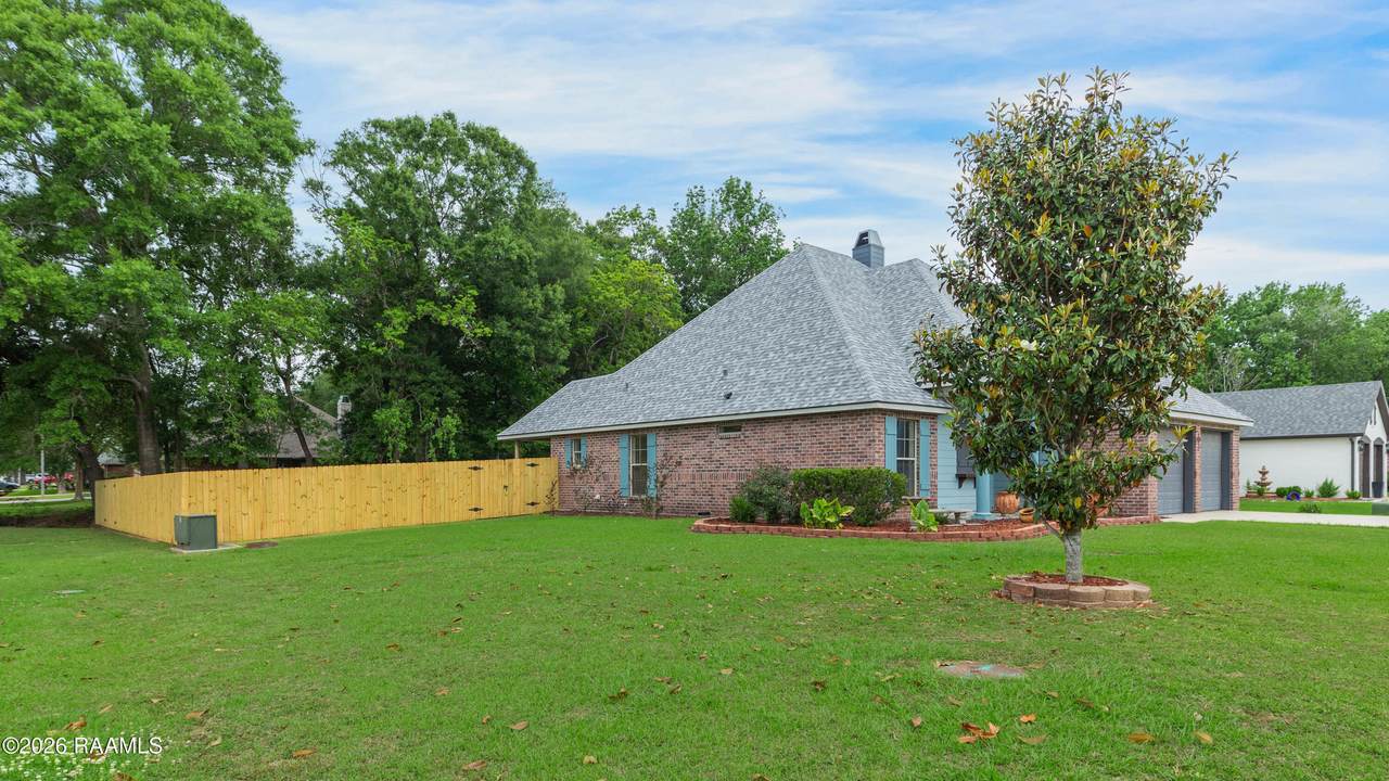 https://bt-photos.global.ssl.fastly.net/acadiana/1280_boomver_2_2600003595-2.jpg
