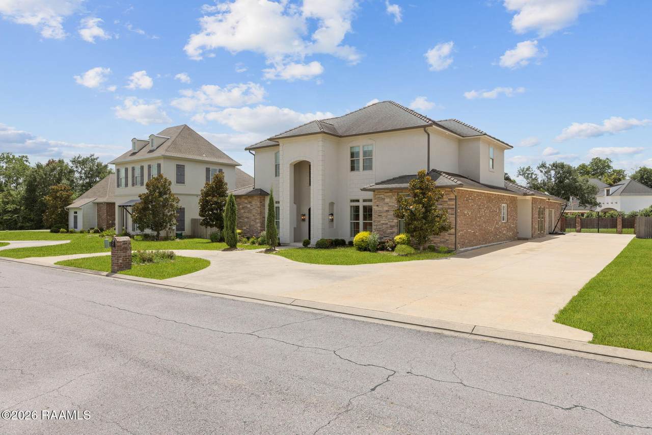 https://bt-photos.global.ssl.fastly.net/acadiana/1280_boomver_3_2600005769-2.jpg