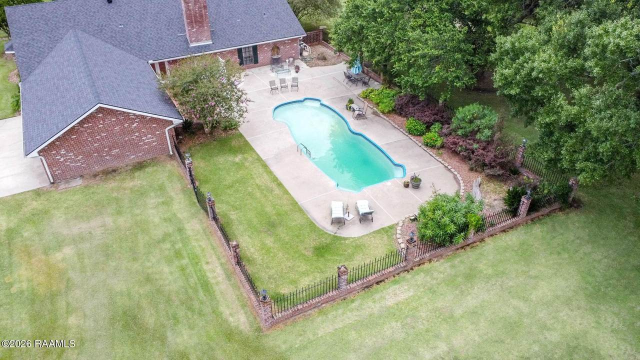 https://bt-photos.global.ssl.fastly.net/acadiana/1280_boomver_3_2600006092-2.jpg