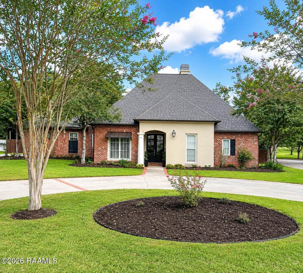 649 Southwood Drive - Photo 1