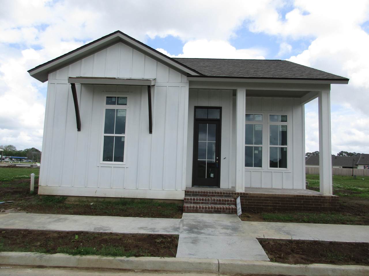 211 Lake Crest Lane - Photo 1