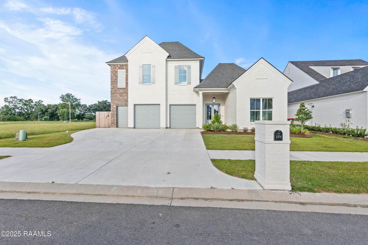 208 Crossbill Drive - Photo 1