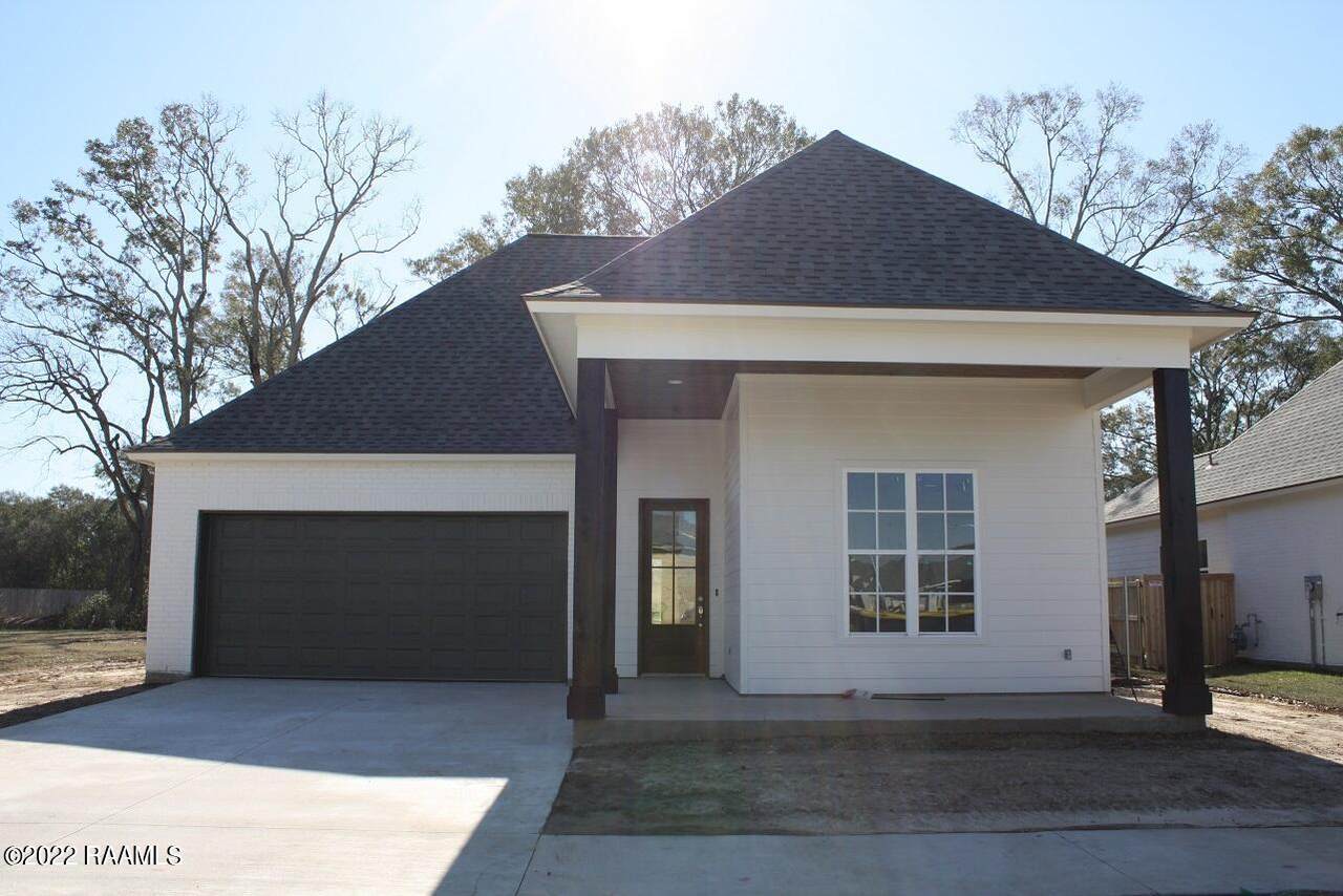 400 Manor House - Photo 1