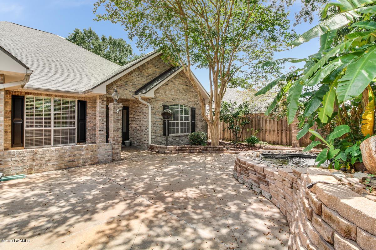610 Domingue Avenue - Photo 1