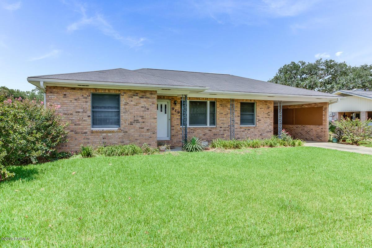 919 Grand Pointe Avenue - Photo 1