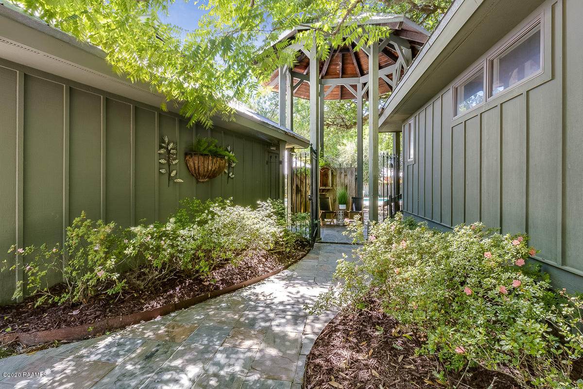111 Peach Alley - Photo 1 111 Peach Alley - Photo 1