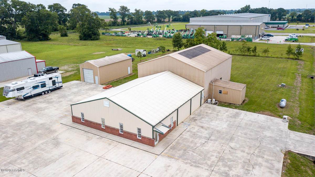 1303 Petroleum Parkway - Photo 1 1303 Petroleum Parkway - Photo 1