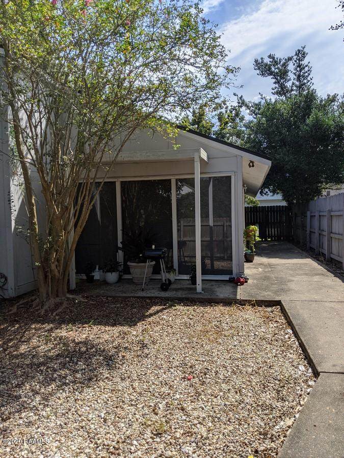301 Fox Run Avenue - Photo 1