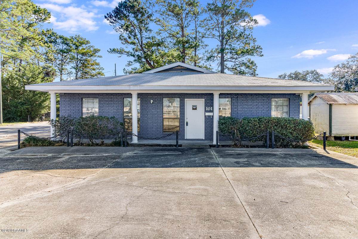 101 Evangeline Street - Photo 1