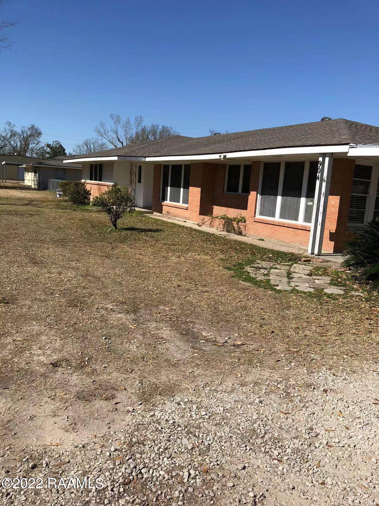 904 Country Club Road - Photo 1
