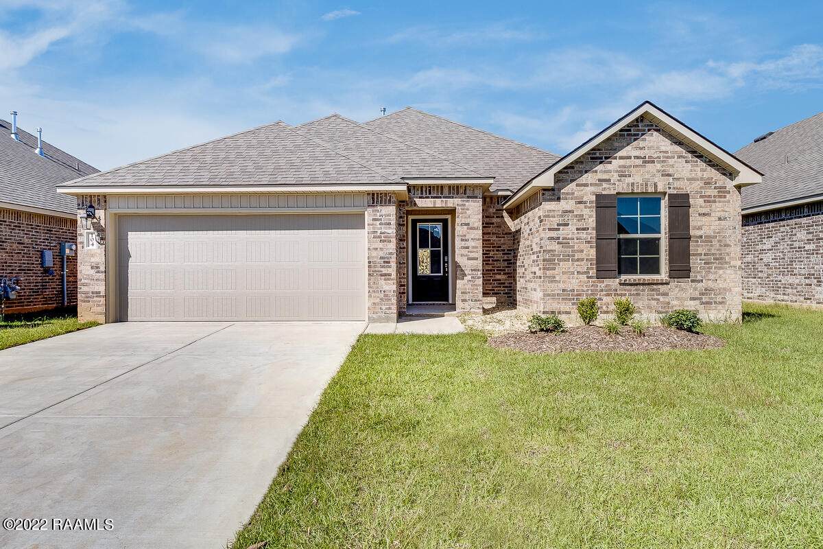 112 Southern Oak Drive - Photo 1
