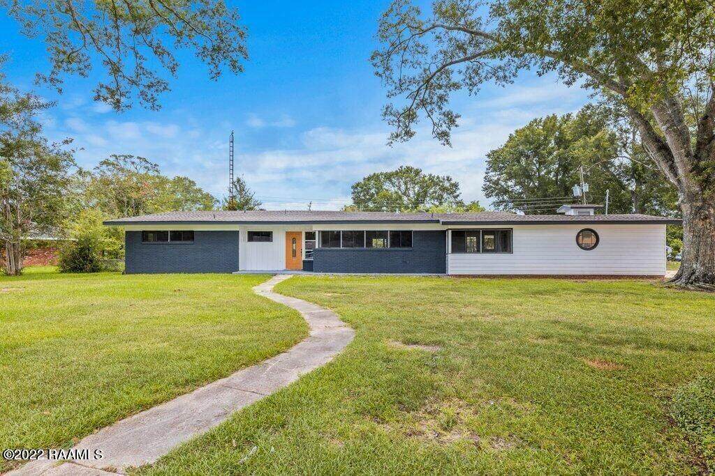 136 Greenwood Drive - Photo 1